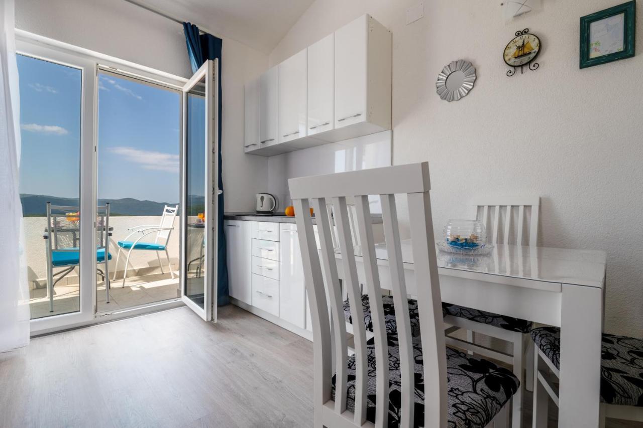 Apartmani Mate 네움 외부 사진