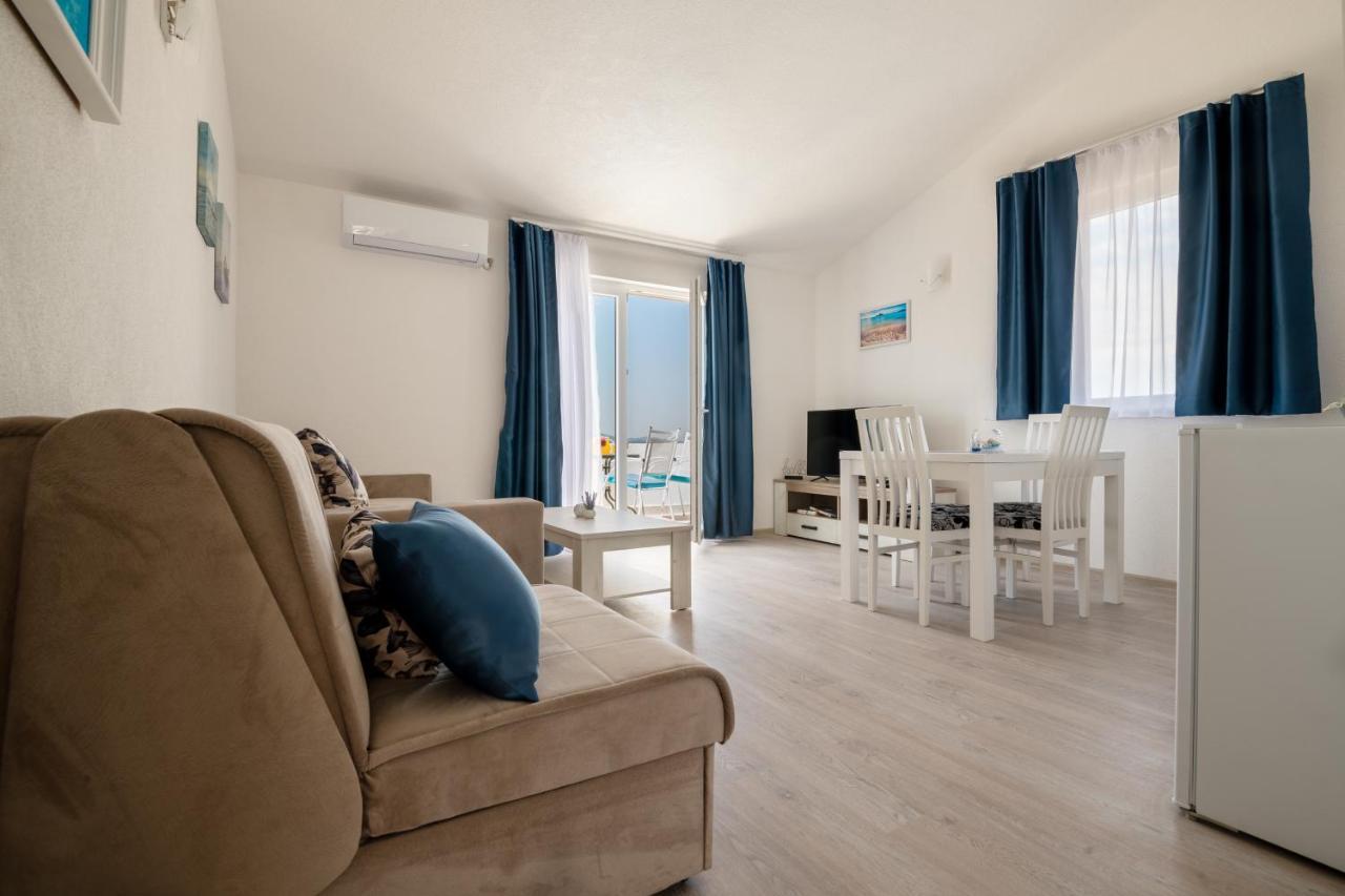 Apartmani Mate 네움 외부 사진