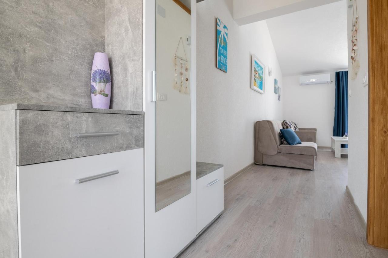 Apartmani Mate 네움 외부 사진