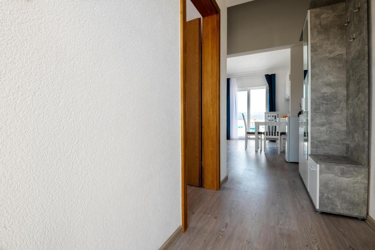 Apartmani Mate 네움 외부 사진