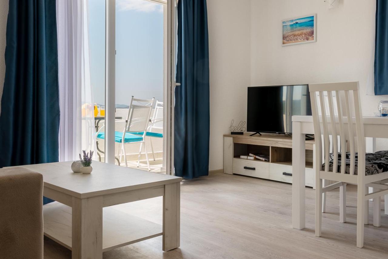 Apartmani Mate 네움 외부 사진